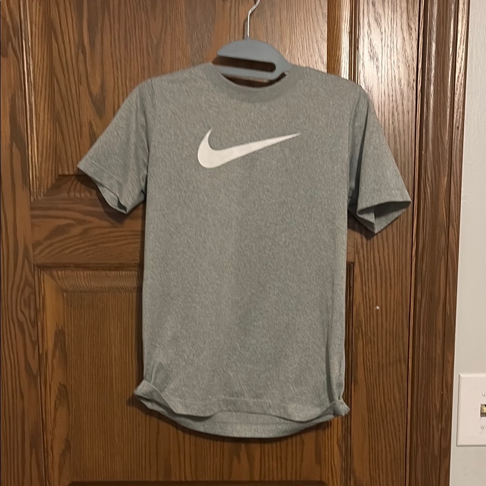 Nike Men's Grey T-Shirt